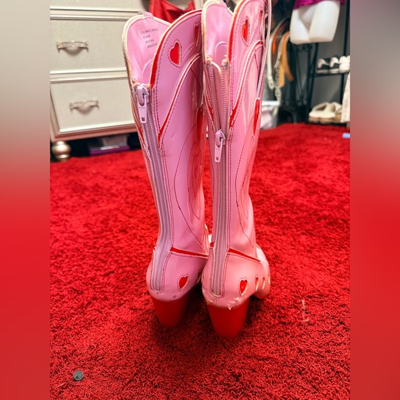 Pink Heart-Embellished Women's Boots - Picture 3 of 4